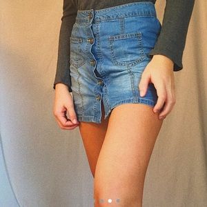 BUTTON DOWN DENIM SKIRT